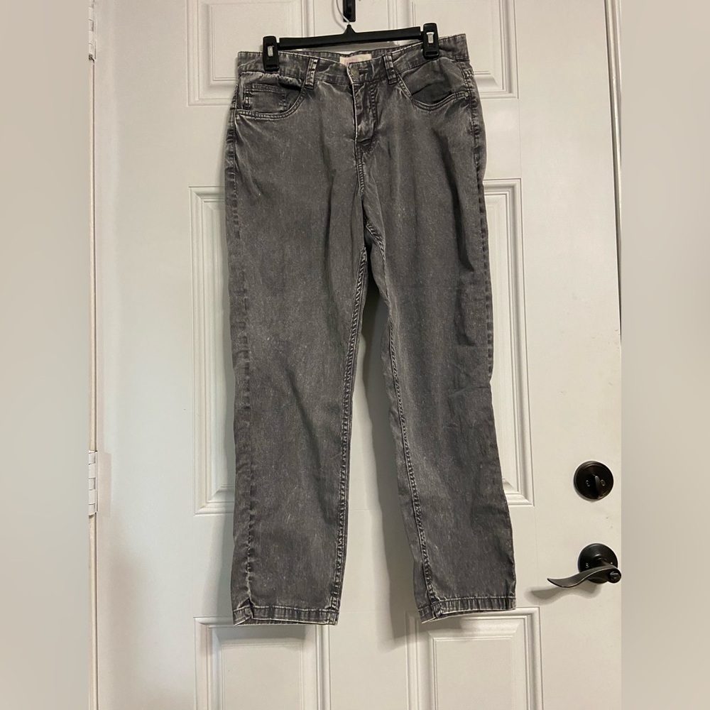 T10- DIVERSE Gray Acid Wash Chambray BOYFRIEND Jeans